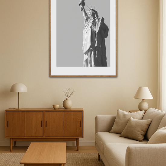 Frihedens kolde hvisken - Room Environment (Tall Format)