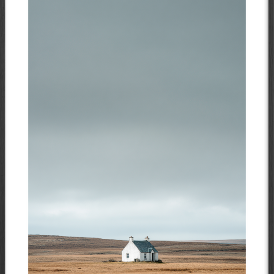 Husets stille hvisken - Black Frame, With White Border