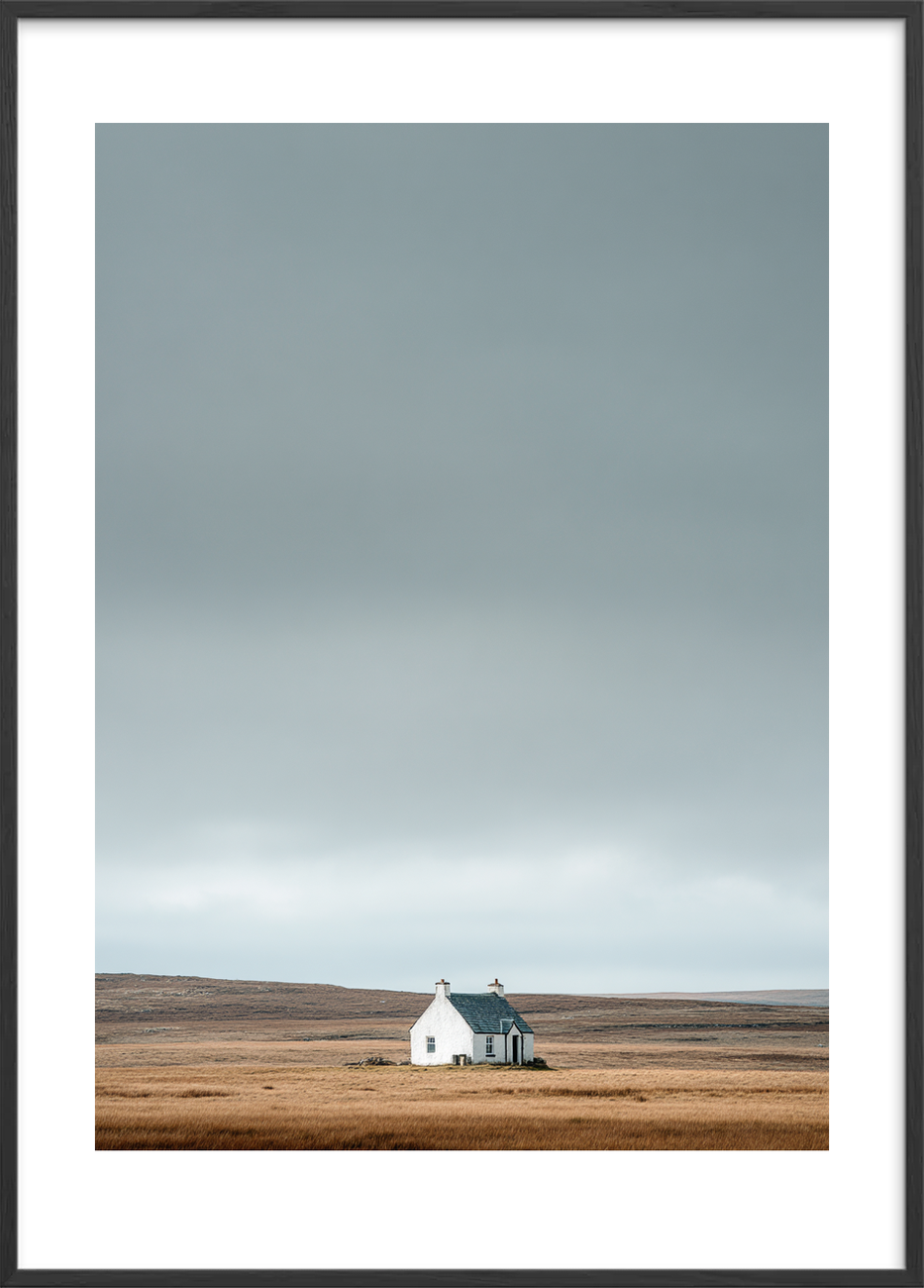 Husets stille hvisken - Black Frame, With White Border