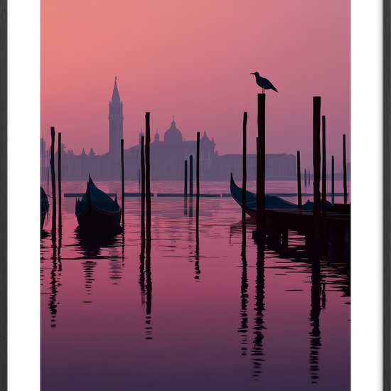 Morgenens salte hvisken - Black Frame, With White Border