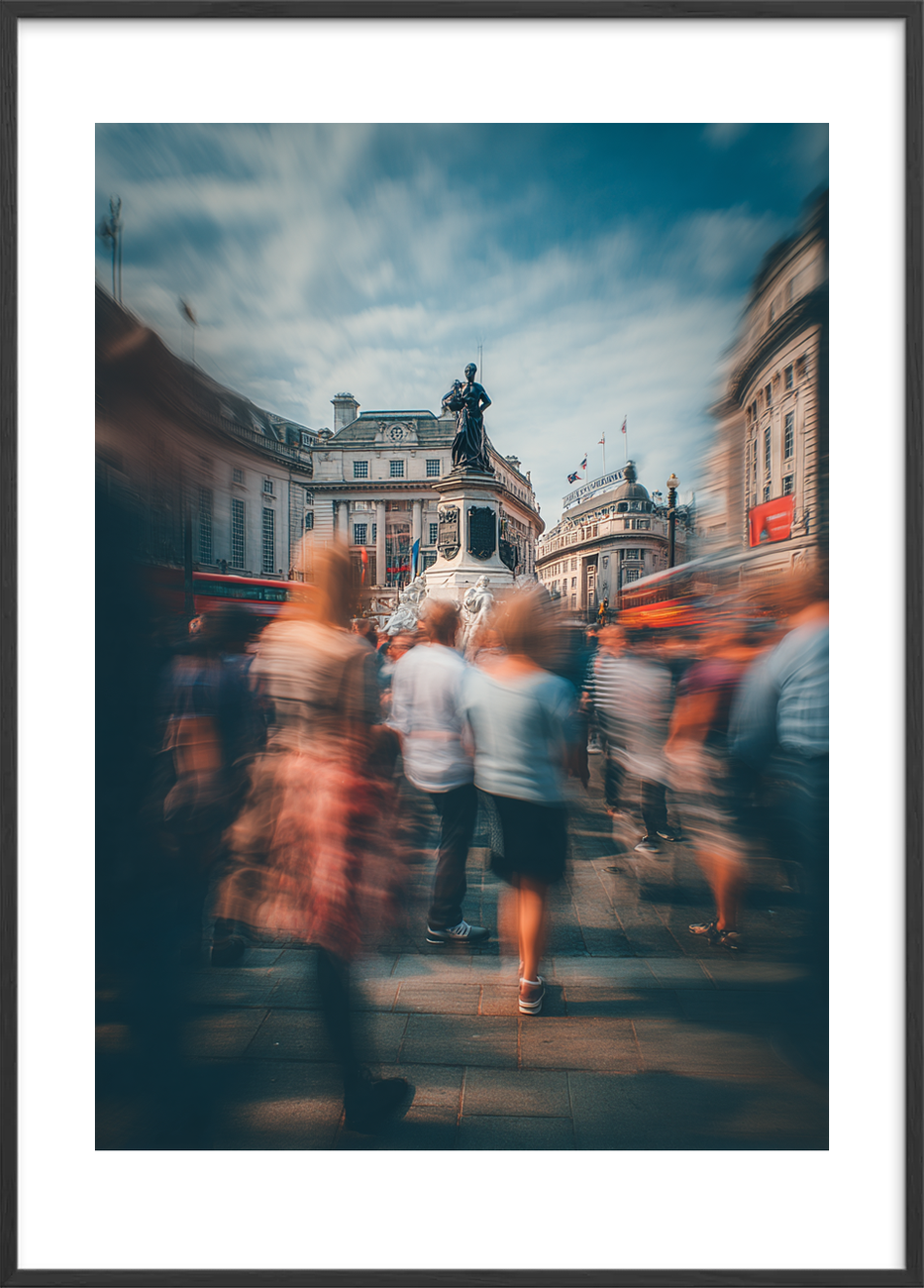 Byens sus af stemmer - Black Frame, With White Border