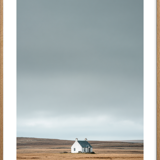 Husets stille hvisken - Oak Frame, With White Border