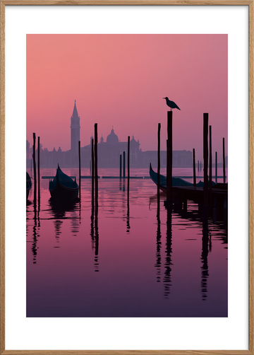 Morgenens salte hvisken - Oak Frame, With White Border