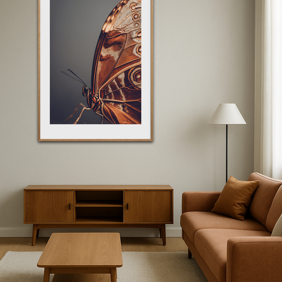 Hvisken fra fløjlsvingen - Room Environment (Tall Format)