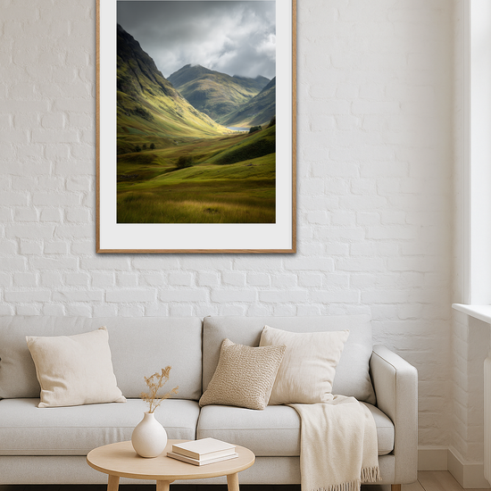 Vindens hvisken i dalen - Room Environment (Tall Format)